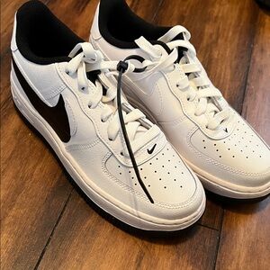 Nike Kids White and Black Sneakers